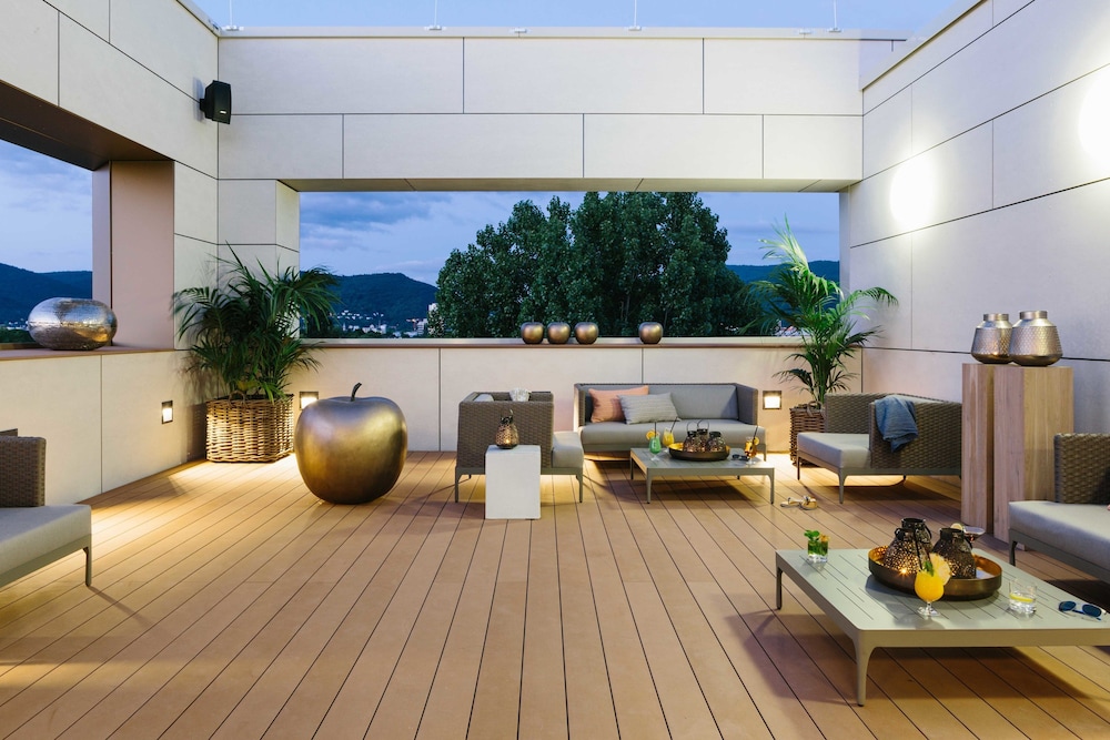 Swimming pool-spa