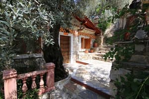 thumbnail: Exterior