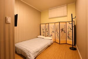 thumbnail: Interior detail