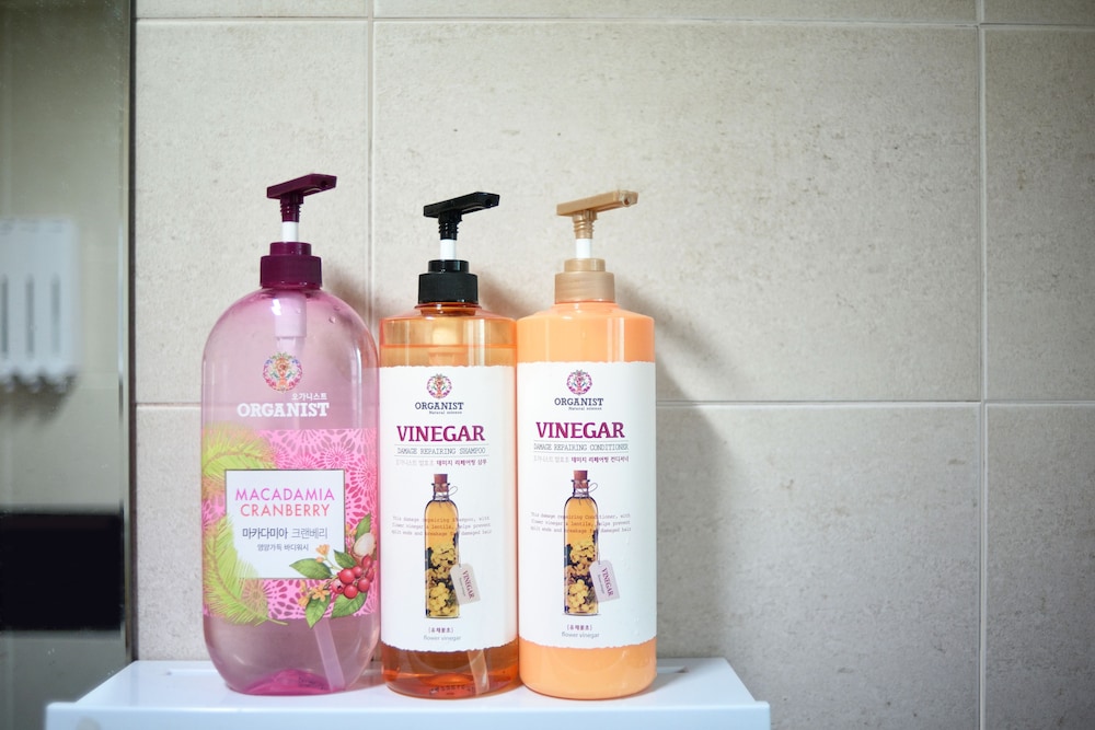 Bathroom amenities