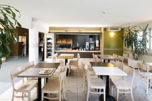 thumbnail: Breakfast area