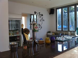 thumbnail: Bar
