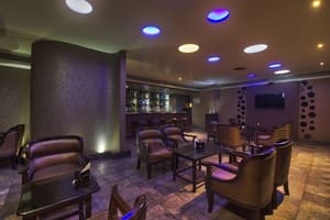 thumbnail: Bar (on property)