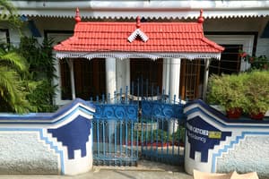 thumbnail: Property entrance