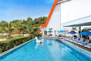 thumbnail: Outdoor pool