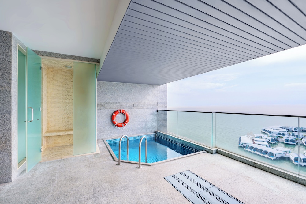 Private pool