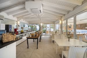 thumbnail: Breakfast area