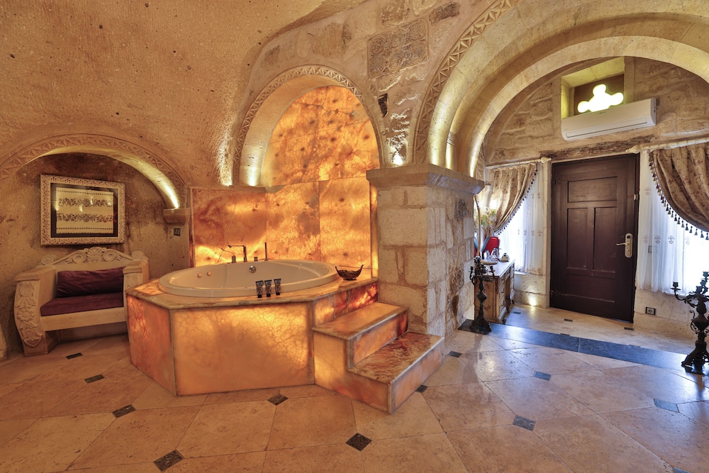 Jetted tub