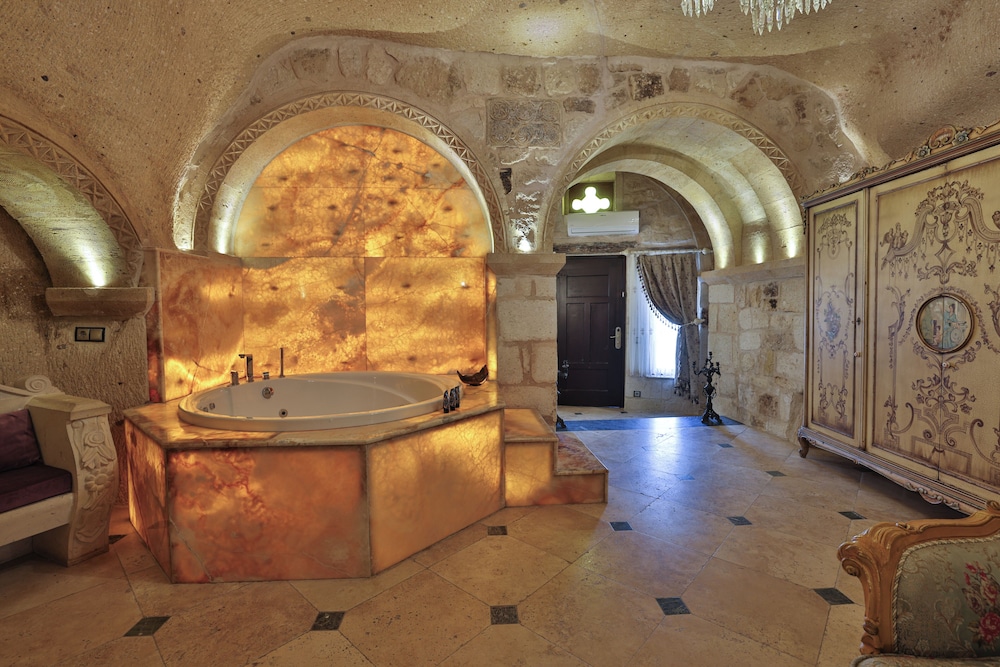 Jetted tub