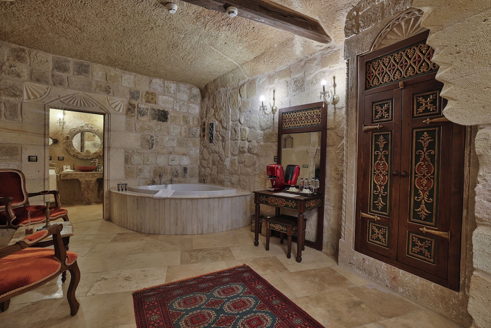 Jetted tub