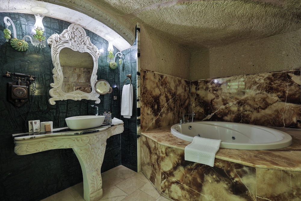 Jetted tub