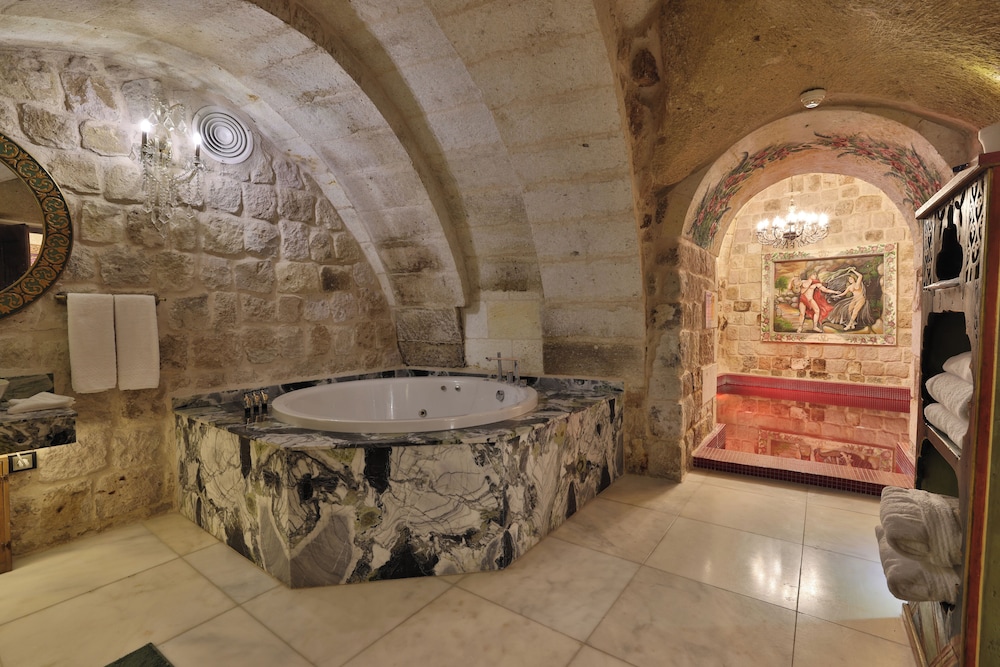 Jetted tub