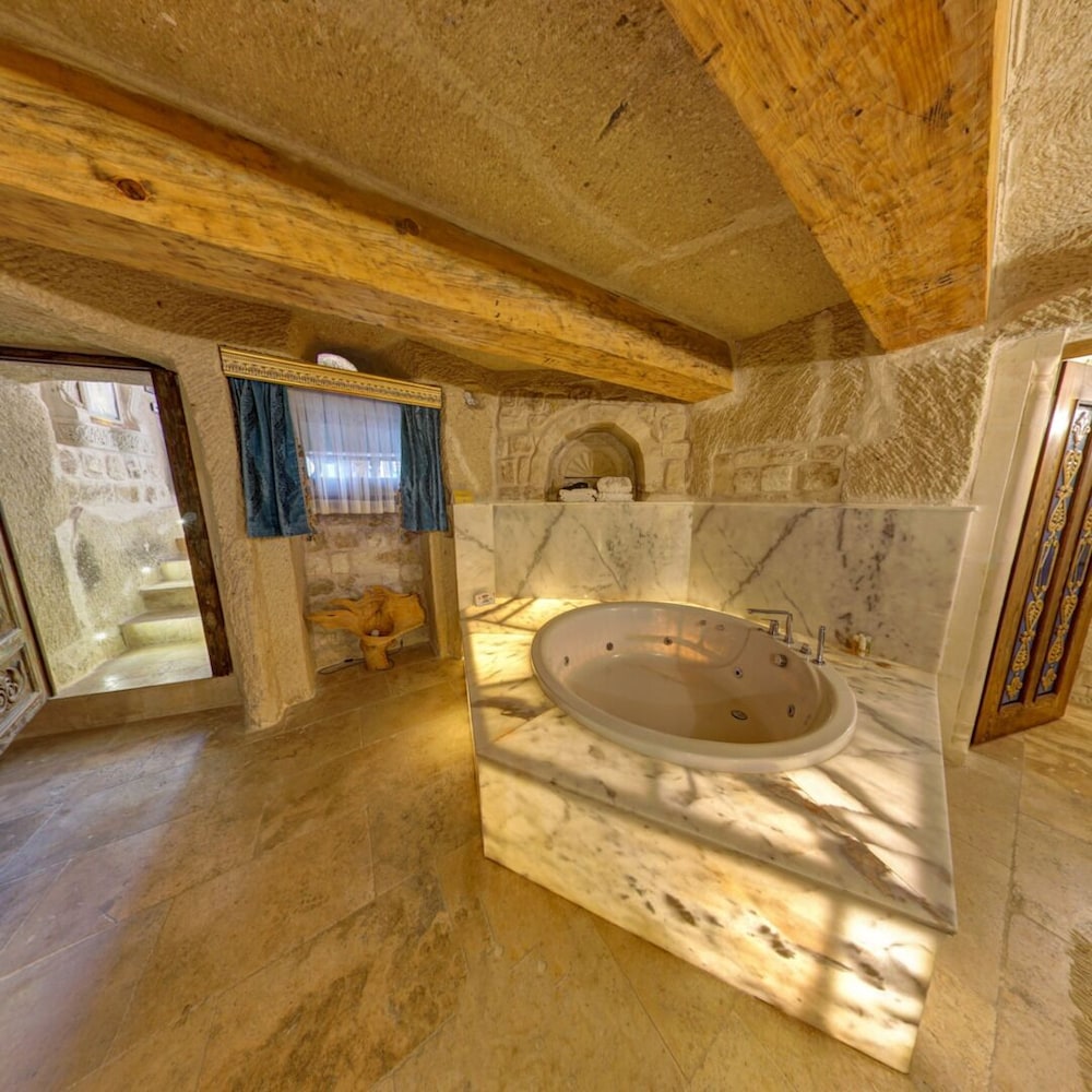 Jetted tub