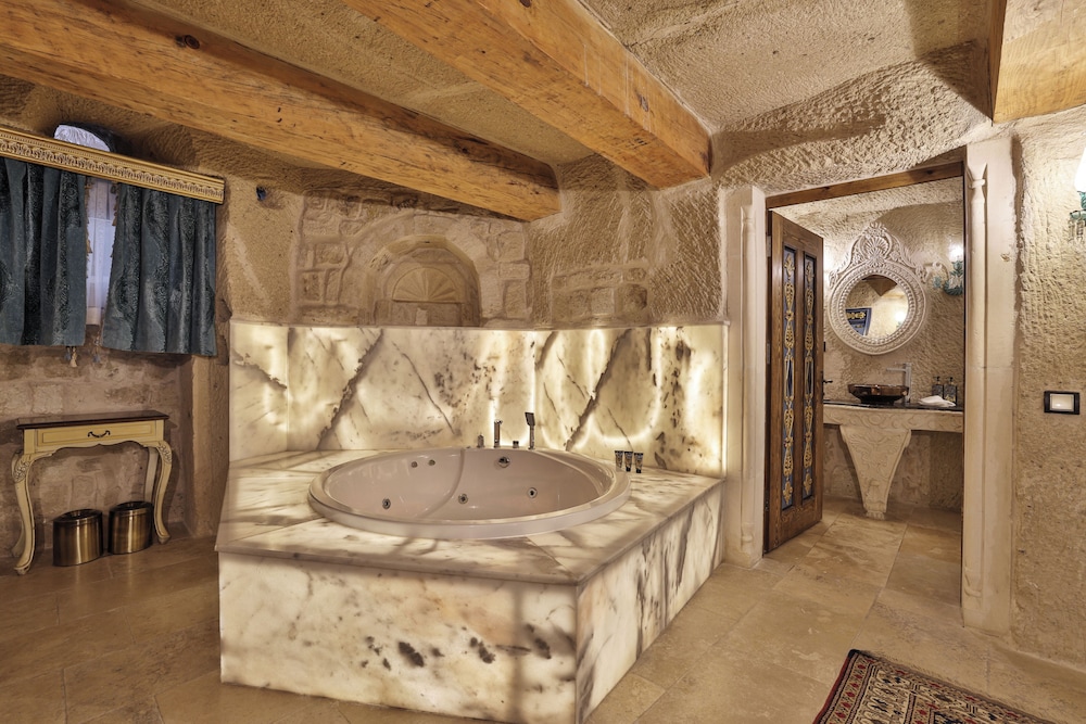 Jetted tub
