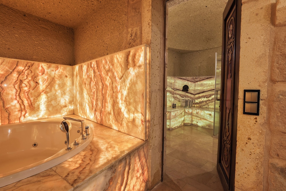 Jetted tub