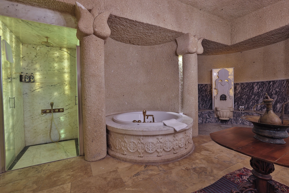 Jetted tub