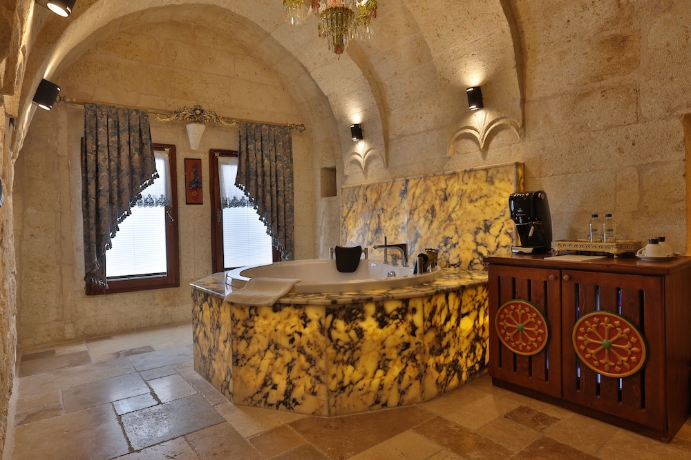 Jetted tub