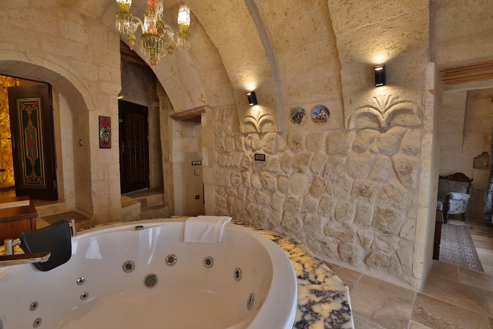 Jetted tub