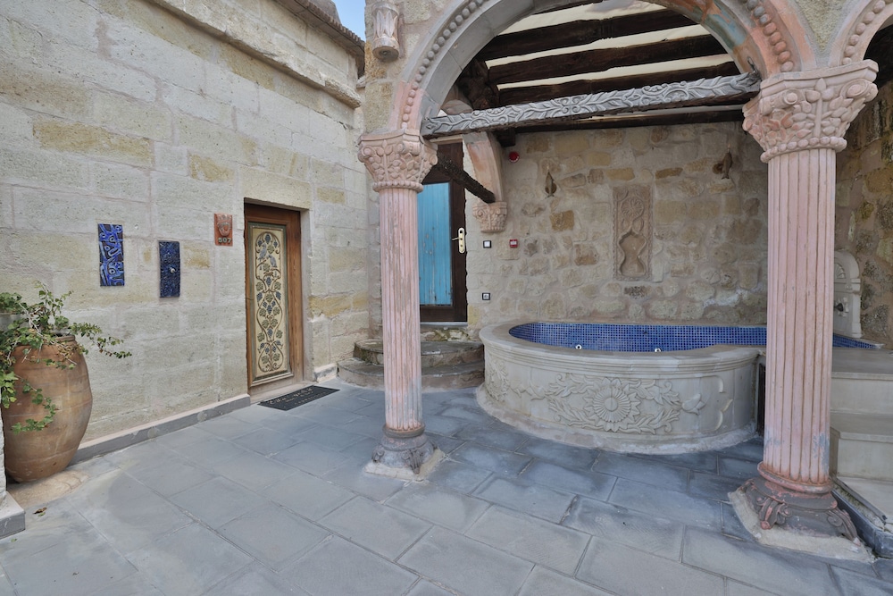 Jetted tub