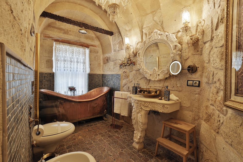 Deep soaking bathtub
