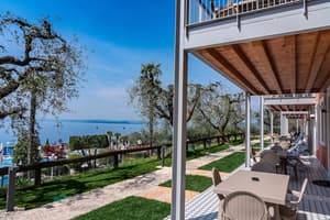 thumbnail: Bar (on property)