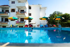 thumbnail: Outdoor pool