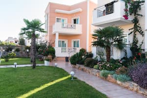 thumbnail: Front of property