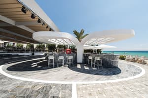 thumbnail: Bar (on property)