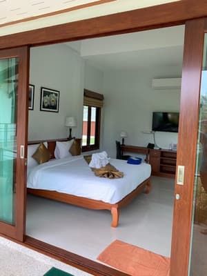 thumbnail: Front of property