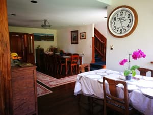 thumbnail: Family dining