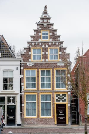 thumbnail: Exterior