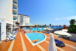 thumbnail: Outdoor pool