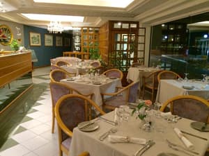thumbnail: Restaurant