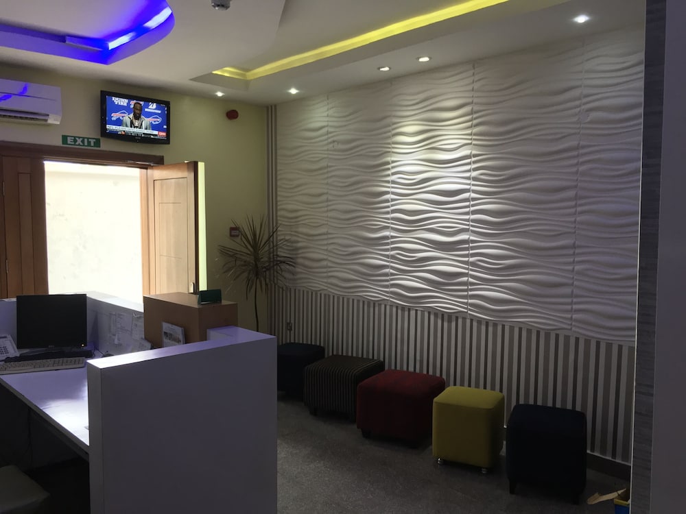 Check-in/check-out kiosk