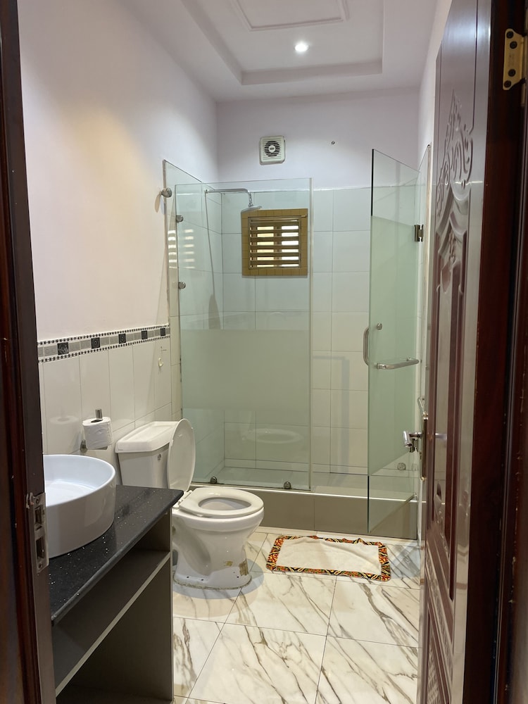 Bathroom shower