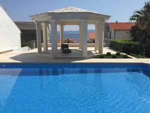 thumbnail: Outdoor pool