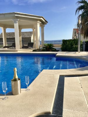 thumbnail: Pool