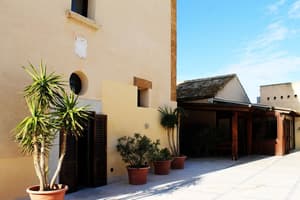 thumbnail: Exterior