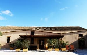 thumbnail: Exterior