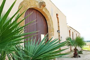 thumbnail: Exterior detail