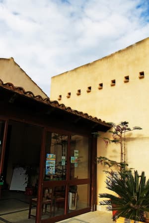 thumbnail: Property entrance