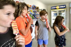 thumbnail: Snack bar