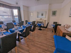 thumbnail: Restaurant