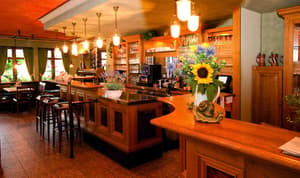 thumbnail: Bar (on property)