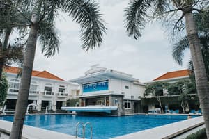 thumbnail: Pool