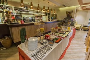 thumbnail: Breakfast area