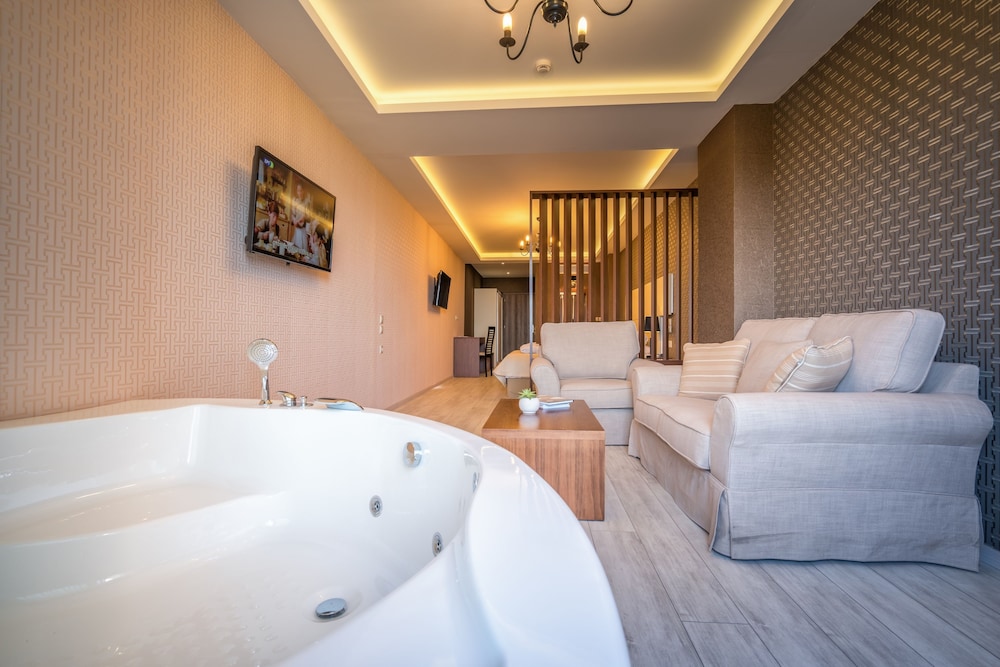 Jetted tub