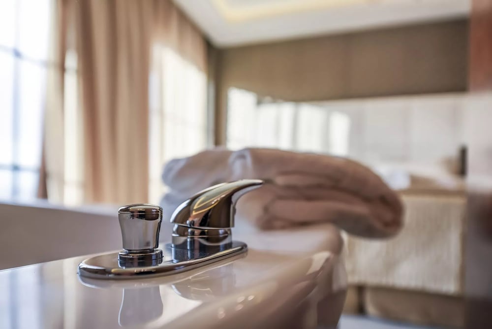 Jetted tub