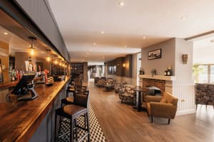 thumbnail: Bar (on property)