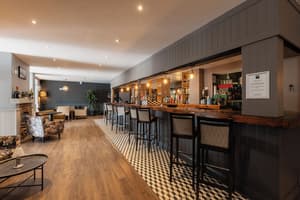 thumbnail: Bar (on property)